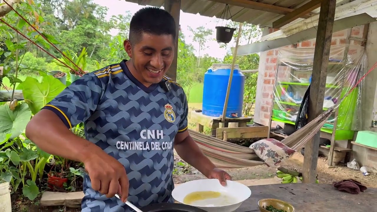 Caldo de Gallo Casero F&aacute;cil y Delicioso en la finca de Don Valentin