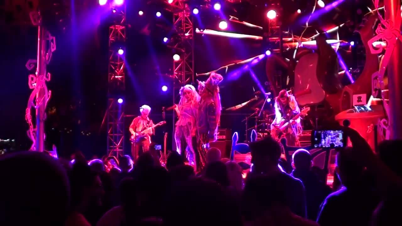 Mad T Party Band, 4th(Halloween) Set