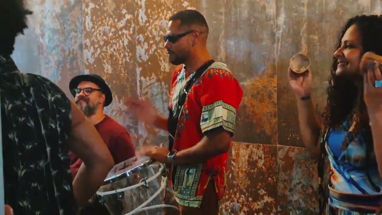 Lua Luar - Banda Calypso | Performance e interpretação de Carimbó da Sereia