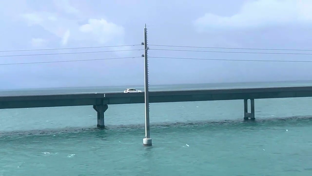 Old Seven Mile Bridge - Pigeon Key Express Train Ride
