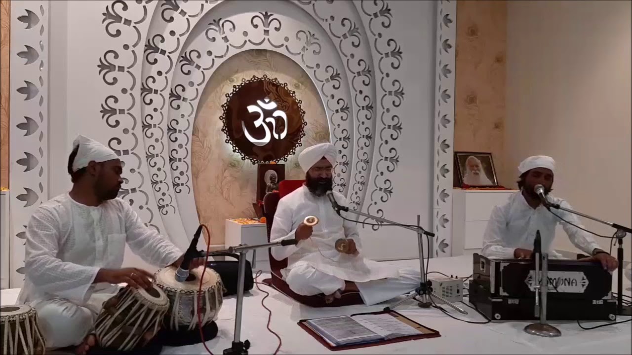 Mantra Chanting : Om Namah Shivaay (By : Fragrance Of Master)