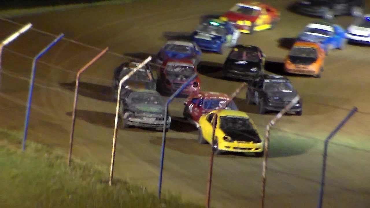 Dog Hollow Speedway - 8/18/17 Four Cylinder Feature Race