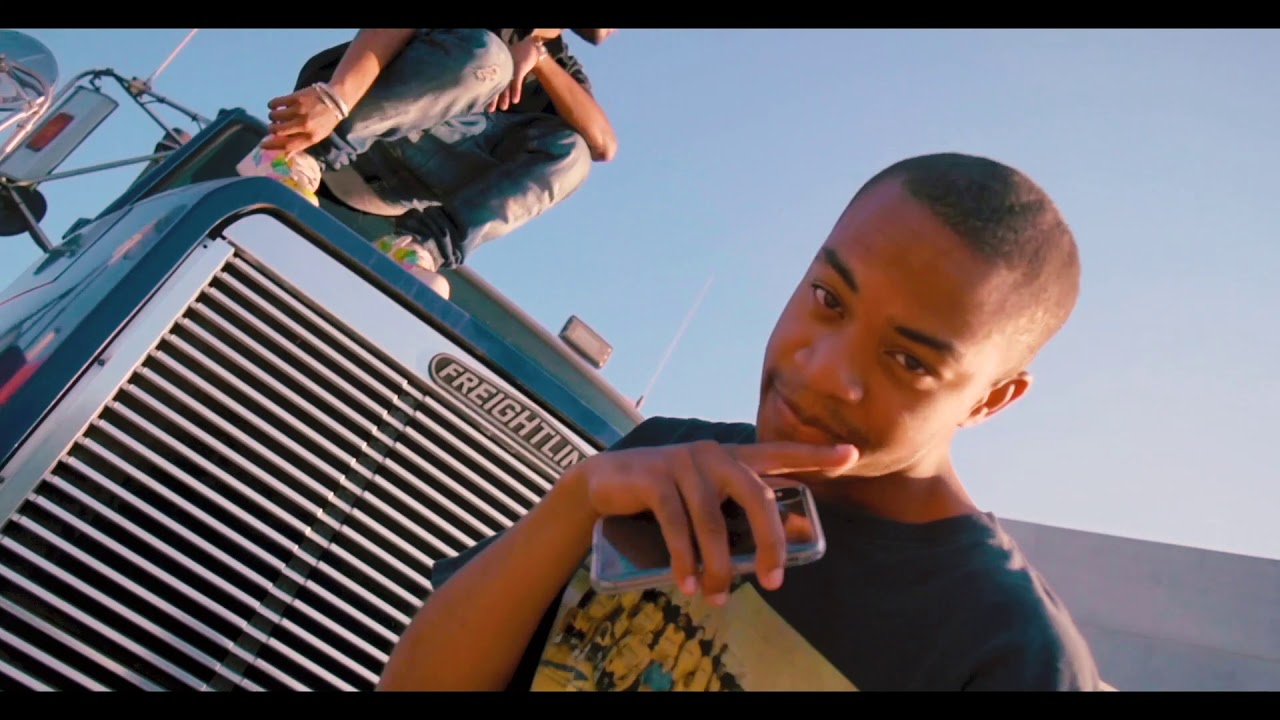 Hanzo - Complicated (feat. SEANTHOMMONEY) [Official Music Video]