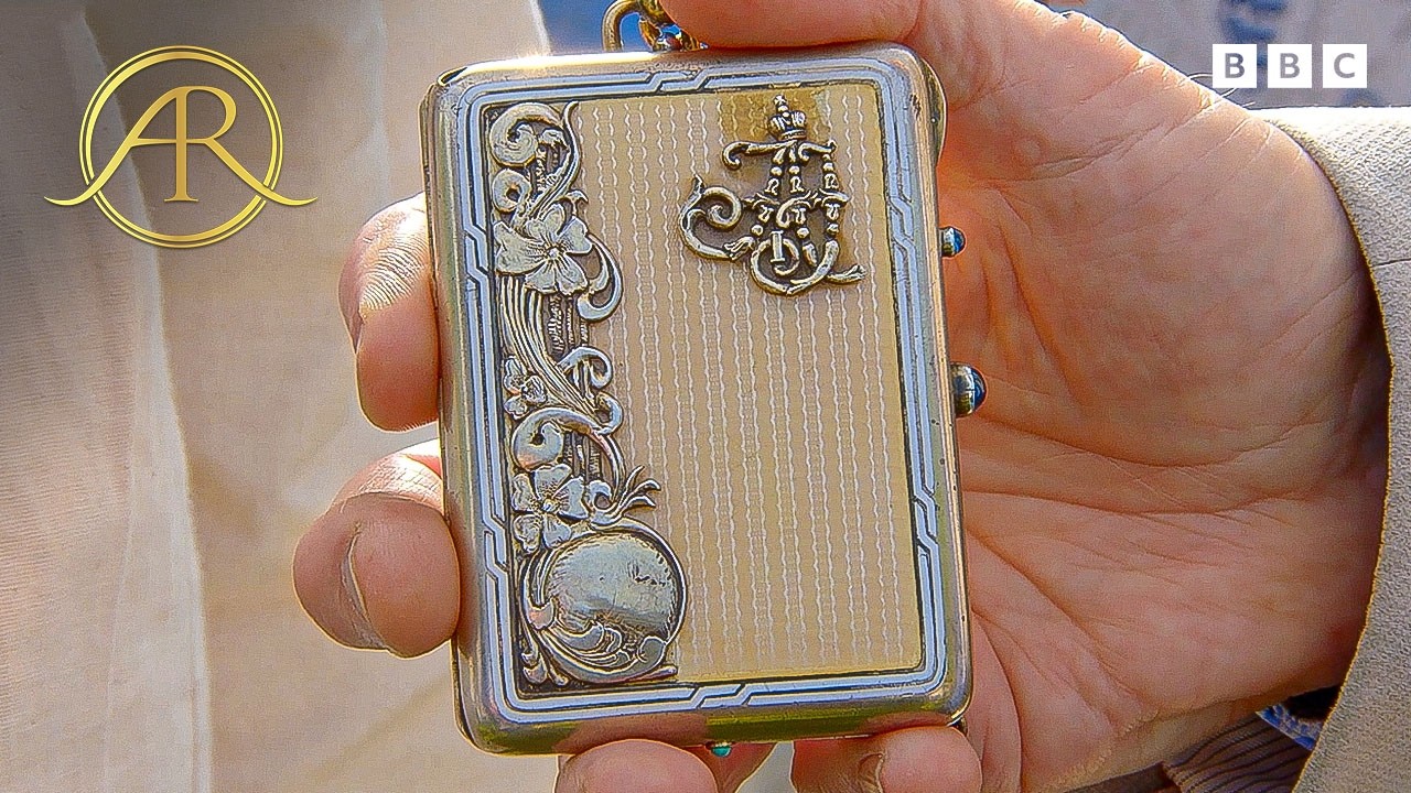 Rare Faberg&eacute; Vanity Case Found In Warsaw Pawn Shop Worth Thousands | Antiques Roadshow UK