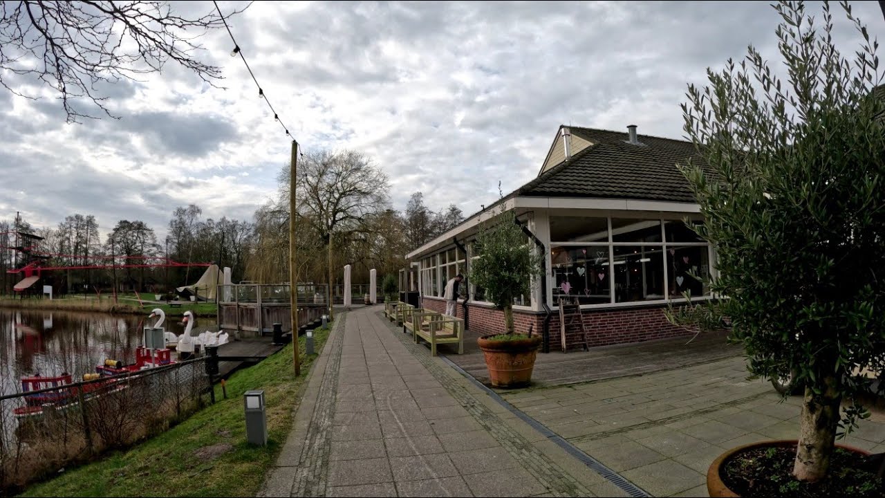 Landal Aelderholt, een uitgebreide wandeling door het park.