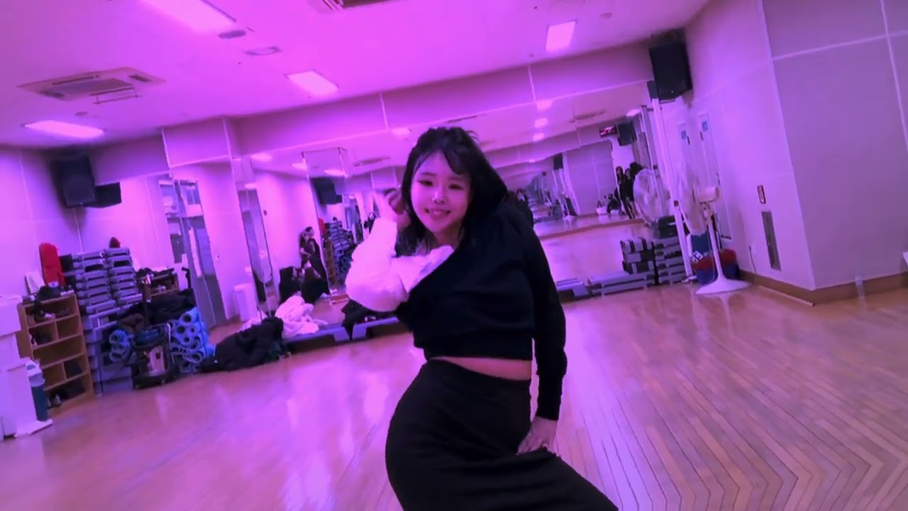 AOA-짧은치마