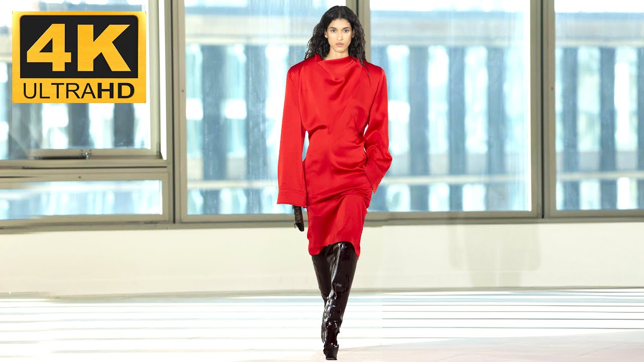 Stella McCartney | Fall/Winter 2025/26 | Paris Fashion Week - 4K