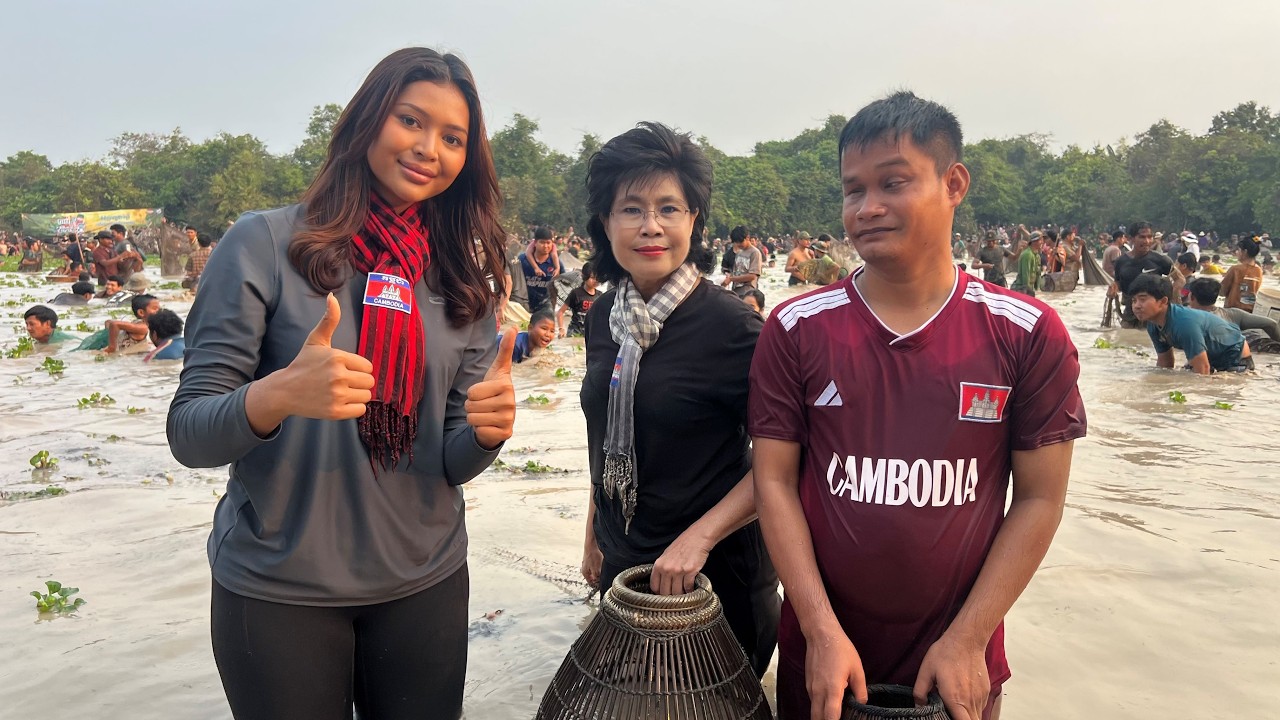 កញ្ញា កុយ អេណា សប្បាយពេលបានចូលរួមពិធីចាប់ត្រីរួមគ្នានៅភូមិបង្កោង