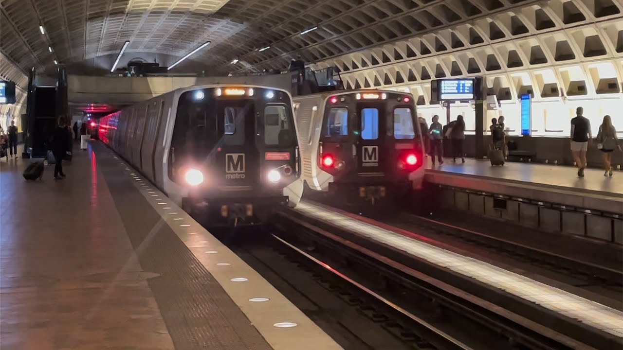 WMATA: Green and Yellow Line Trains at L'Enfant Plaza