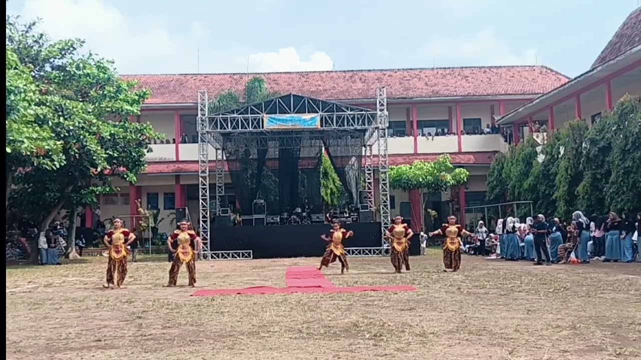 PENAMPILAN TARI GENDEWA PINENTANG CLASSMEET || EKSTRAKURIKULER SEKAR JAGAD