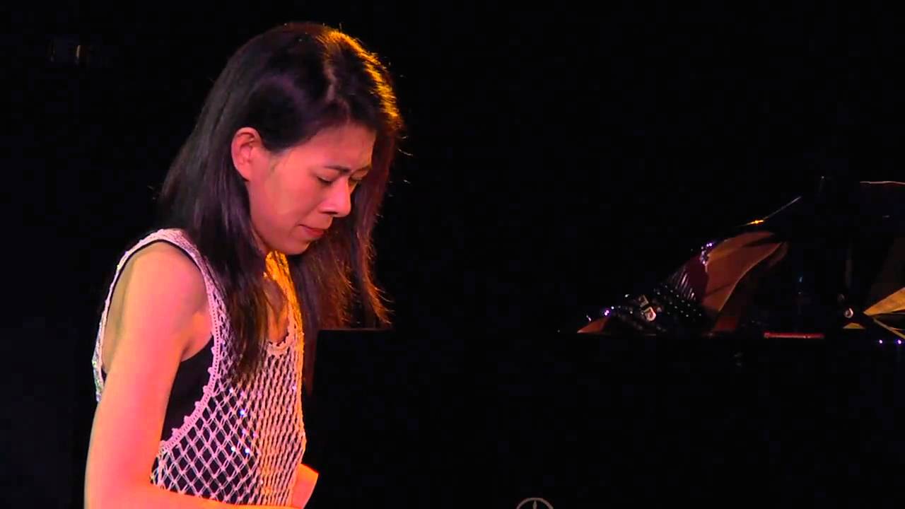 Jenny Lin Performs Mompou Secreto