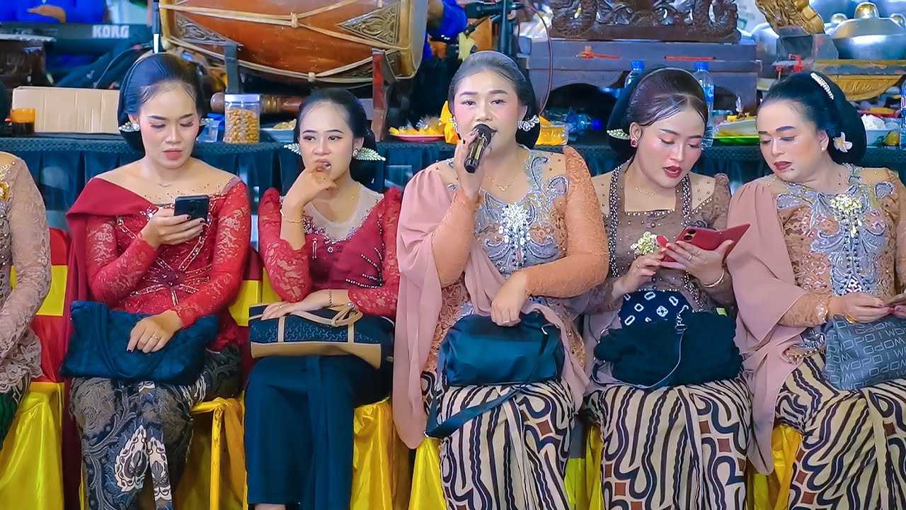 RONDO AYU // KIE 