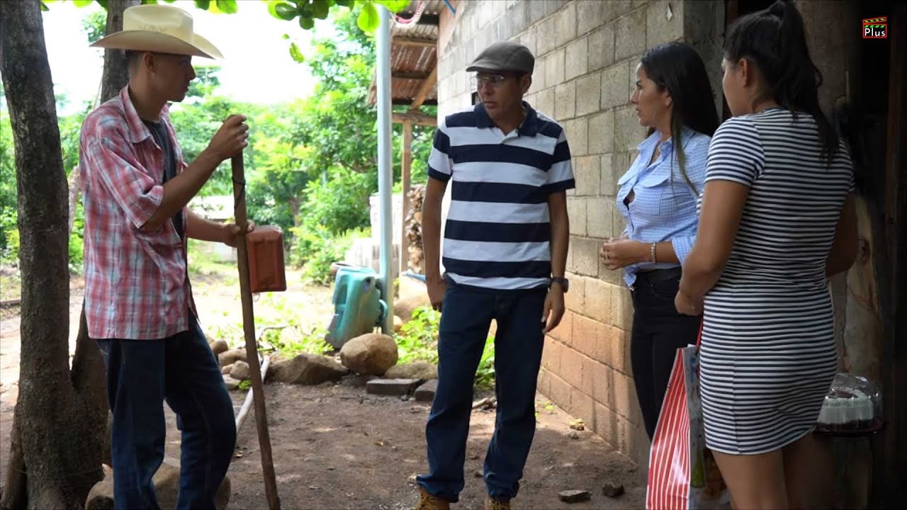 Suegro lo hace de menos por ser un simple campesino. Pero se lleva una sorpresa.