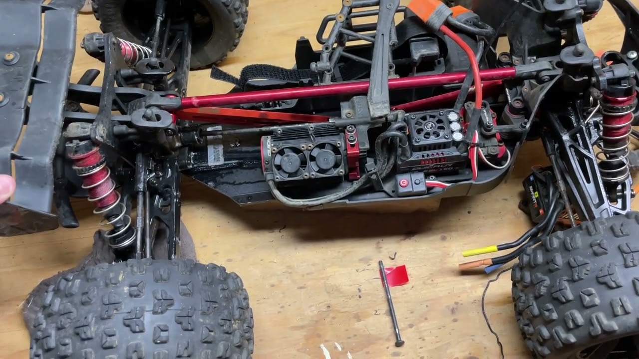 HobbyWing 8BL150 G2 combo Kraton 6S Review: Programming Card and Center body brace mod