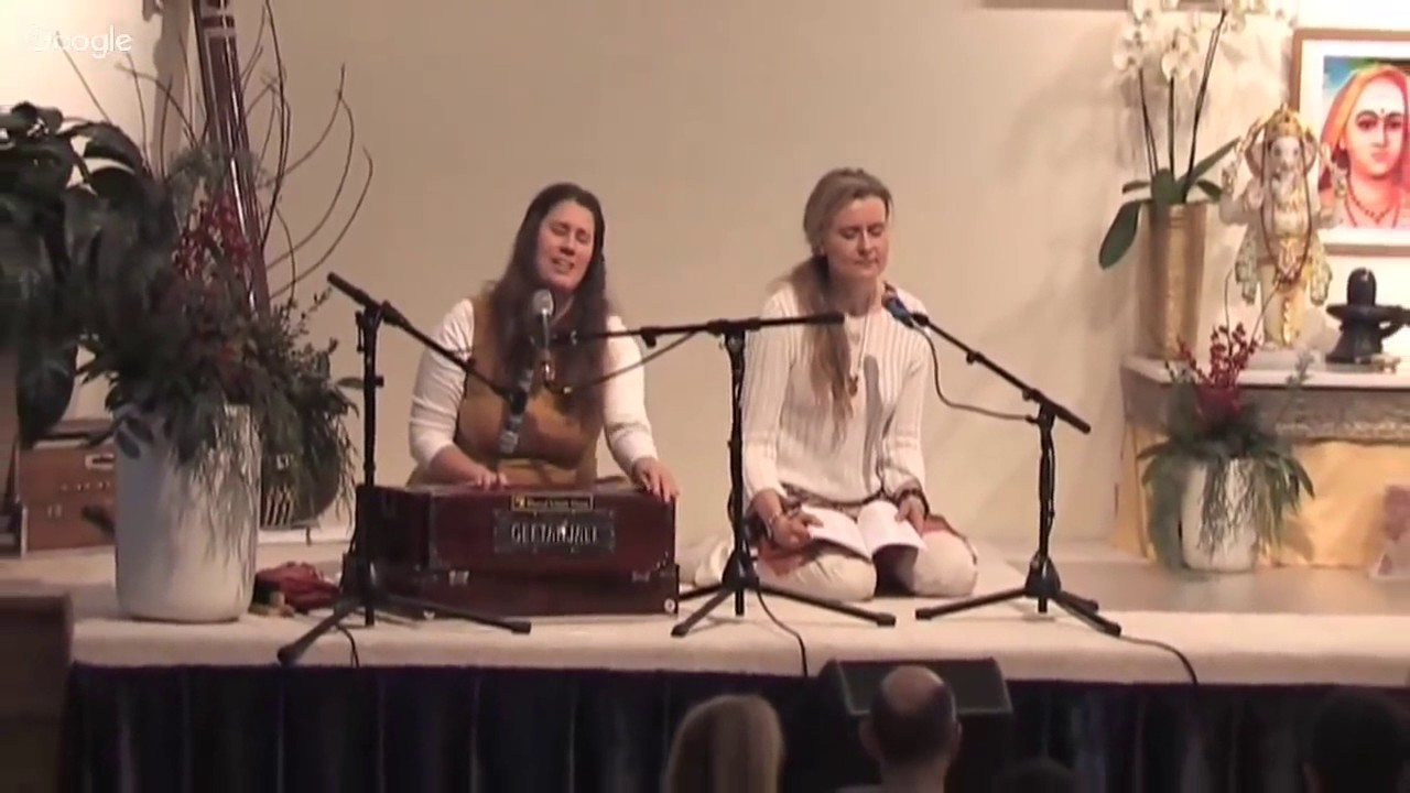 Soham Bhajo Radhe Krishna - Mantra Kirtan with Satyadevi