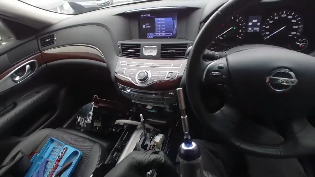 Nissan Fuga Hybrid 2012 / Infiniti M35h – Head Unit Removal Step-by-Step | DIY Stereo Guide