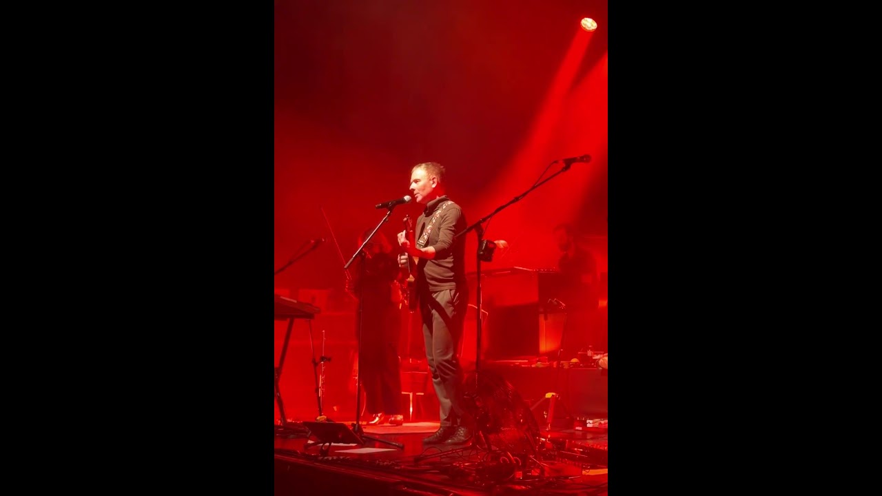 belle & sebastian @ stadthalle köln 18/3/26 day 2 „dog on wheels“, live