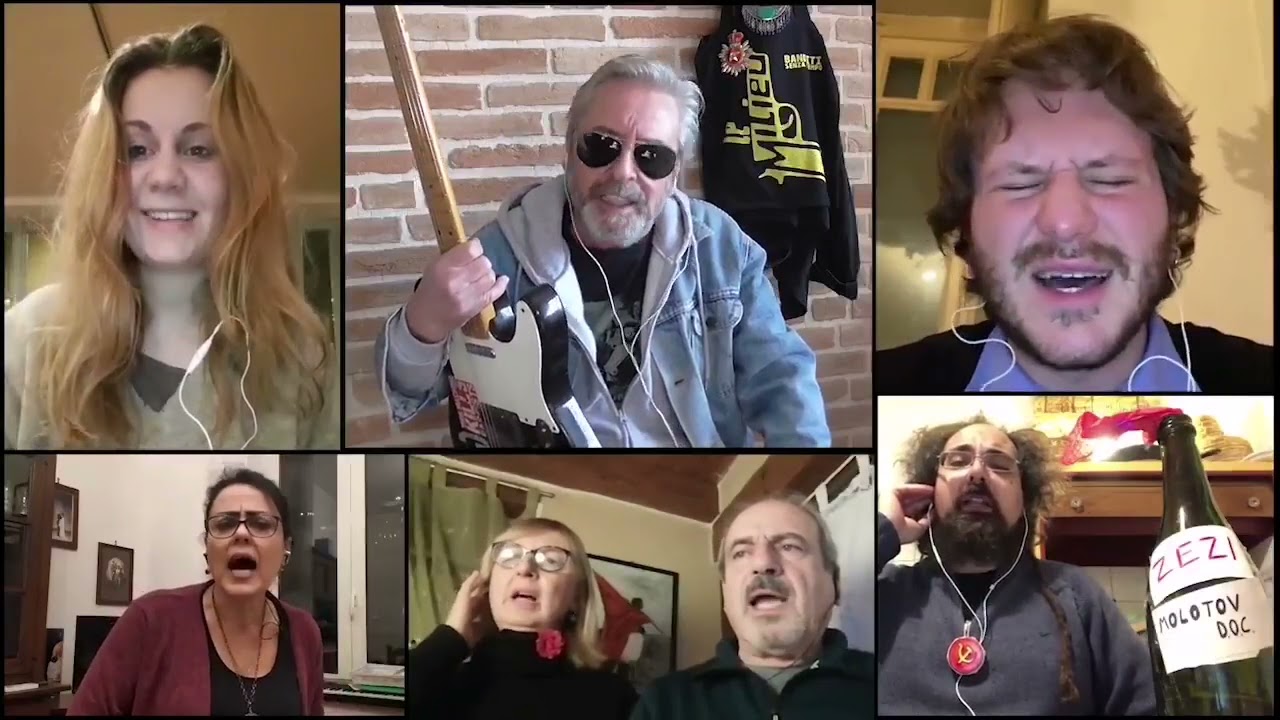 'E Zezi Gruppo Operaio cantano 