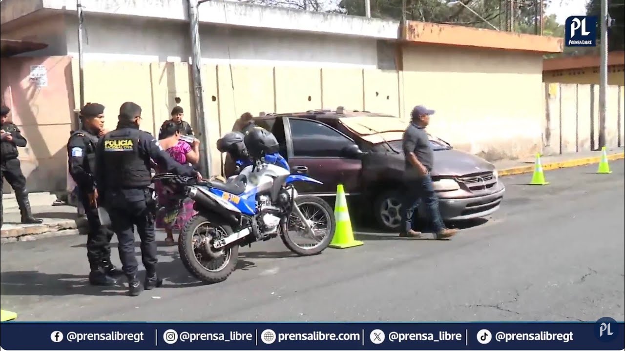 Desalojo en los alrededores del Hospital Roosevelt para habilitar ingreso de ambulancias