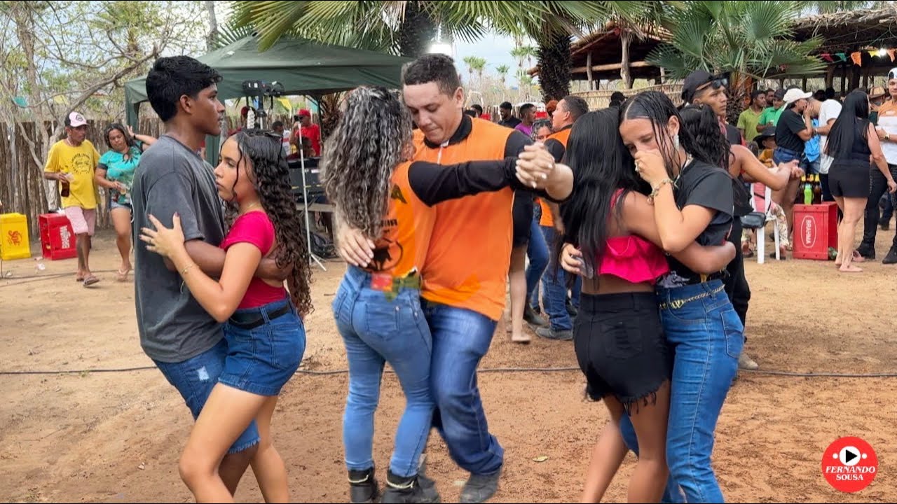 Vaqueiro pézinho  no forró  /Arena show , Jorge dos teclados 