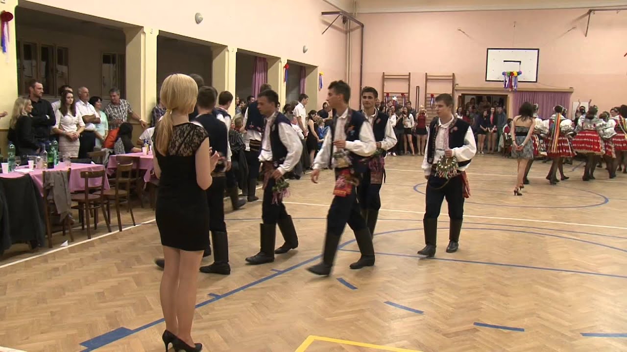 Májová  Velké Němčice 2013 - půlnoční pochod stárků
