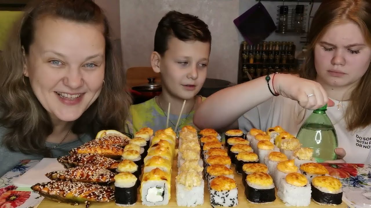 Мукбанг Роллы с Машей /Ответили на вопросики /Спасибо за 40К 😘💃