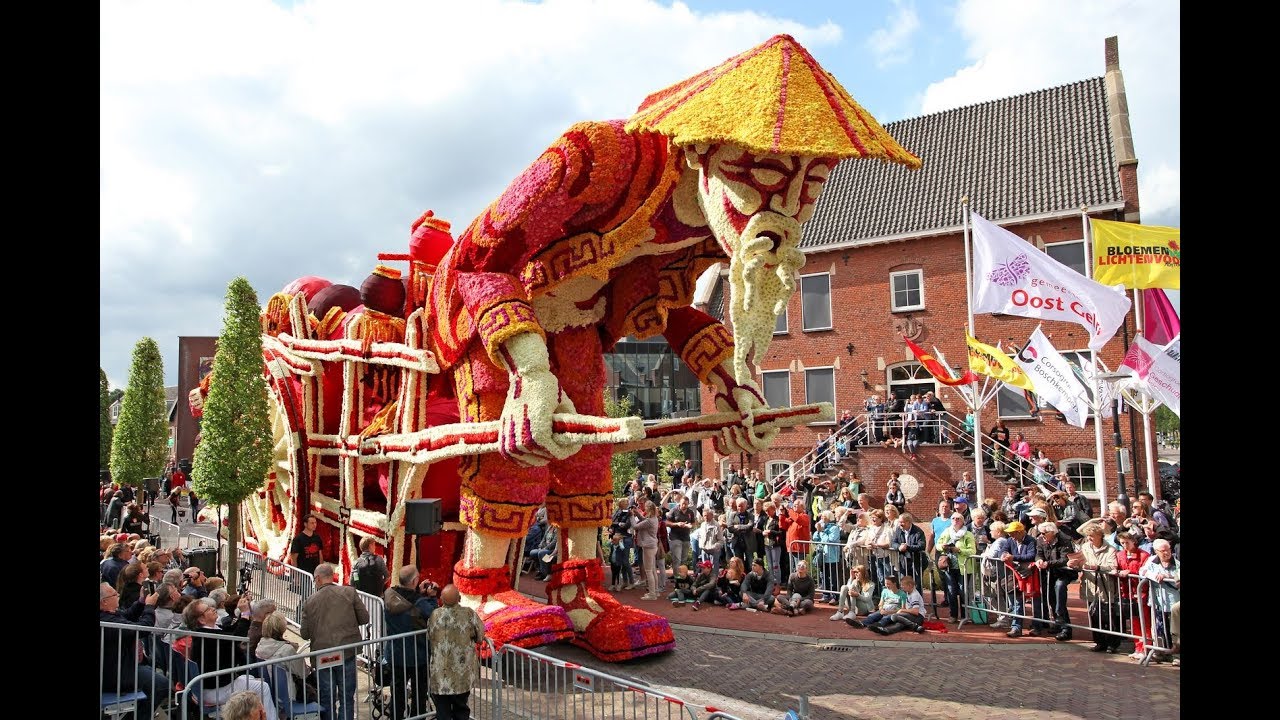 Blumenpracht in Bewegung: Blumenkorso Lichtenvoorde 2018