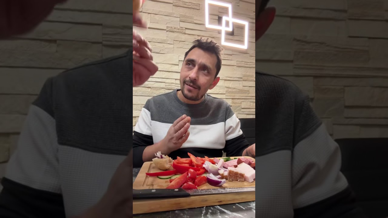 Cu frigiderul plin și ea îmi dă pită cu slănină 
