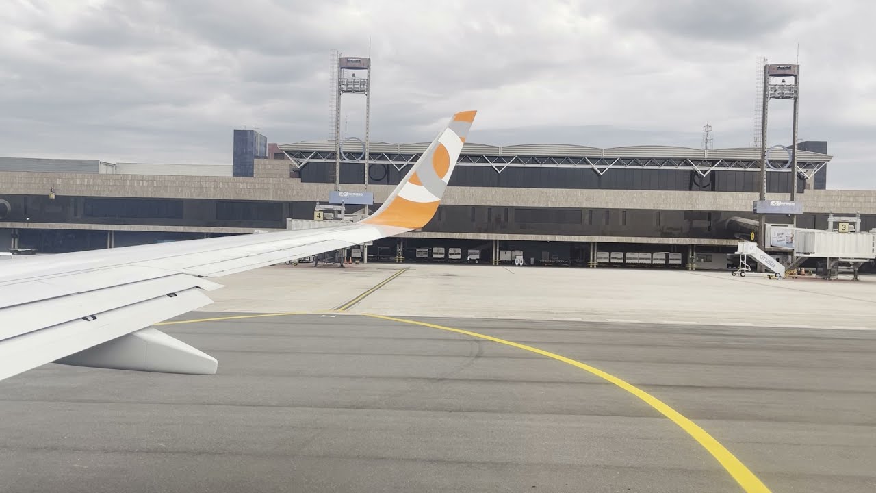 Boeing 737-800 GOL - Decolagem em Curitiba (PR-GGE) 15/07/2021