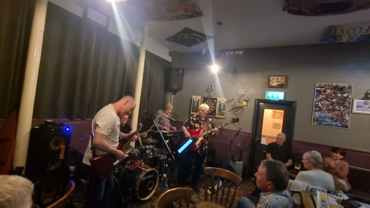 Graeme Gilfoyle at Bloozburn At The Fish May 2022