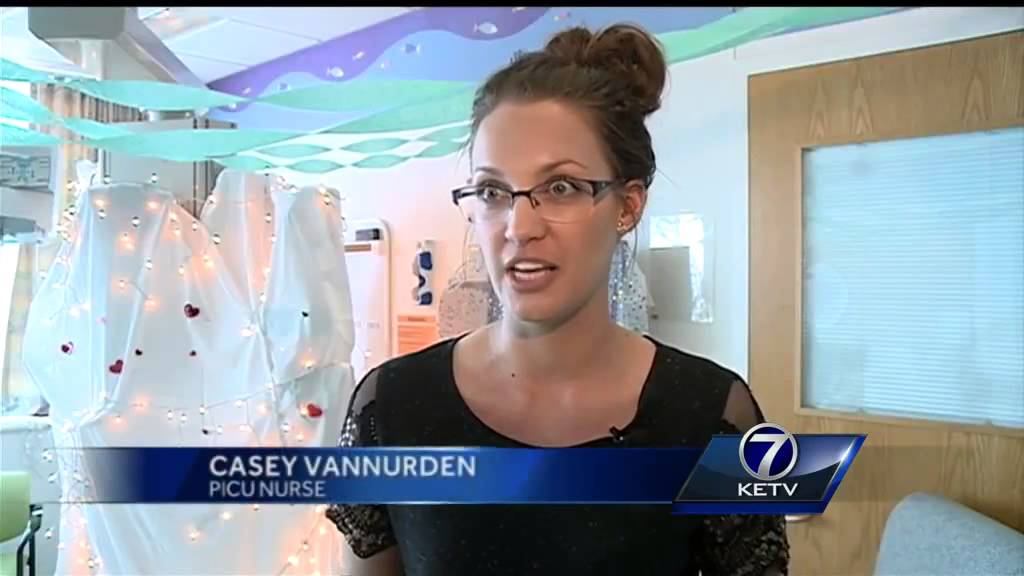 Hospital hosts prom for sick teen