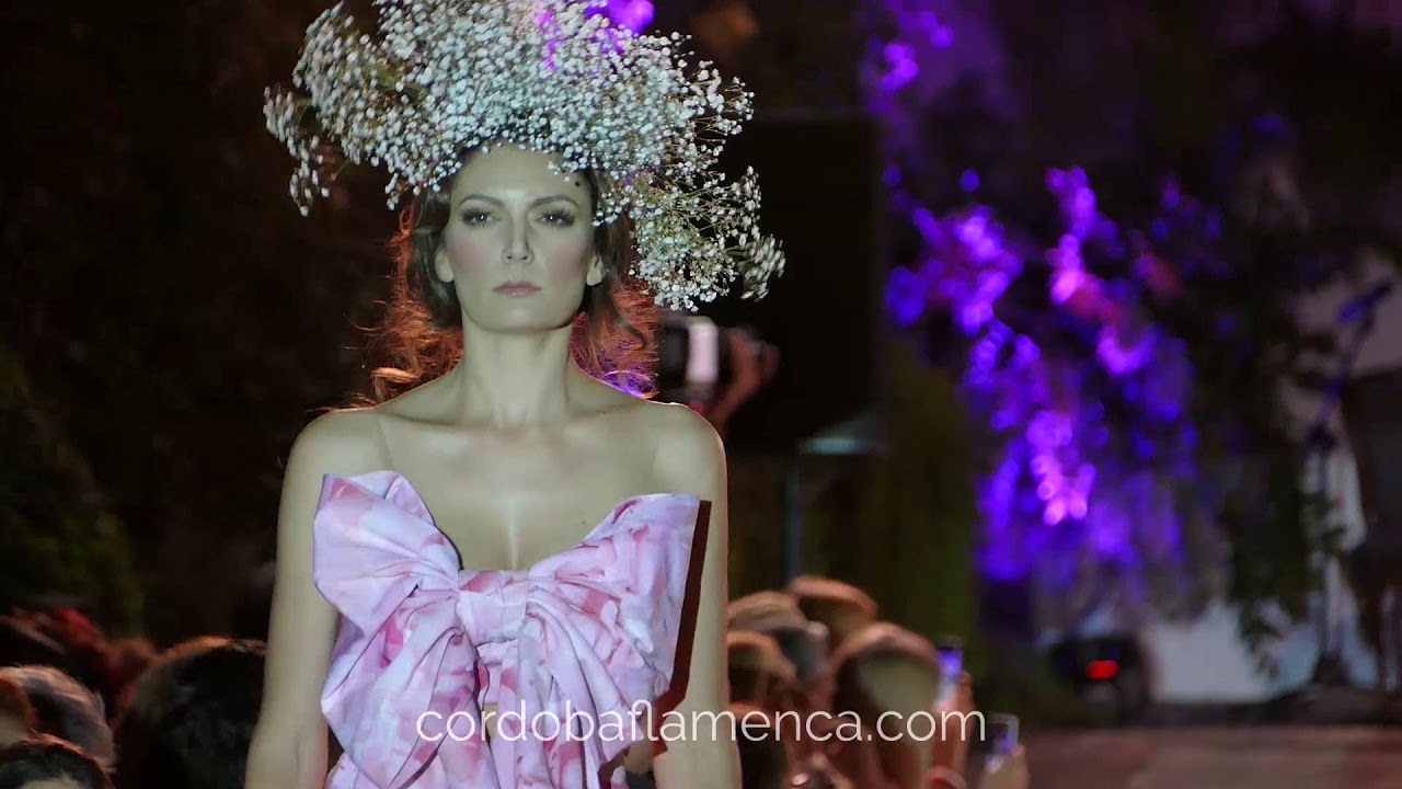 Desfile de Juana Martín en el Palacio de Viana