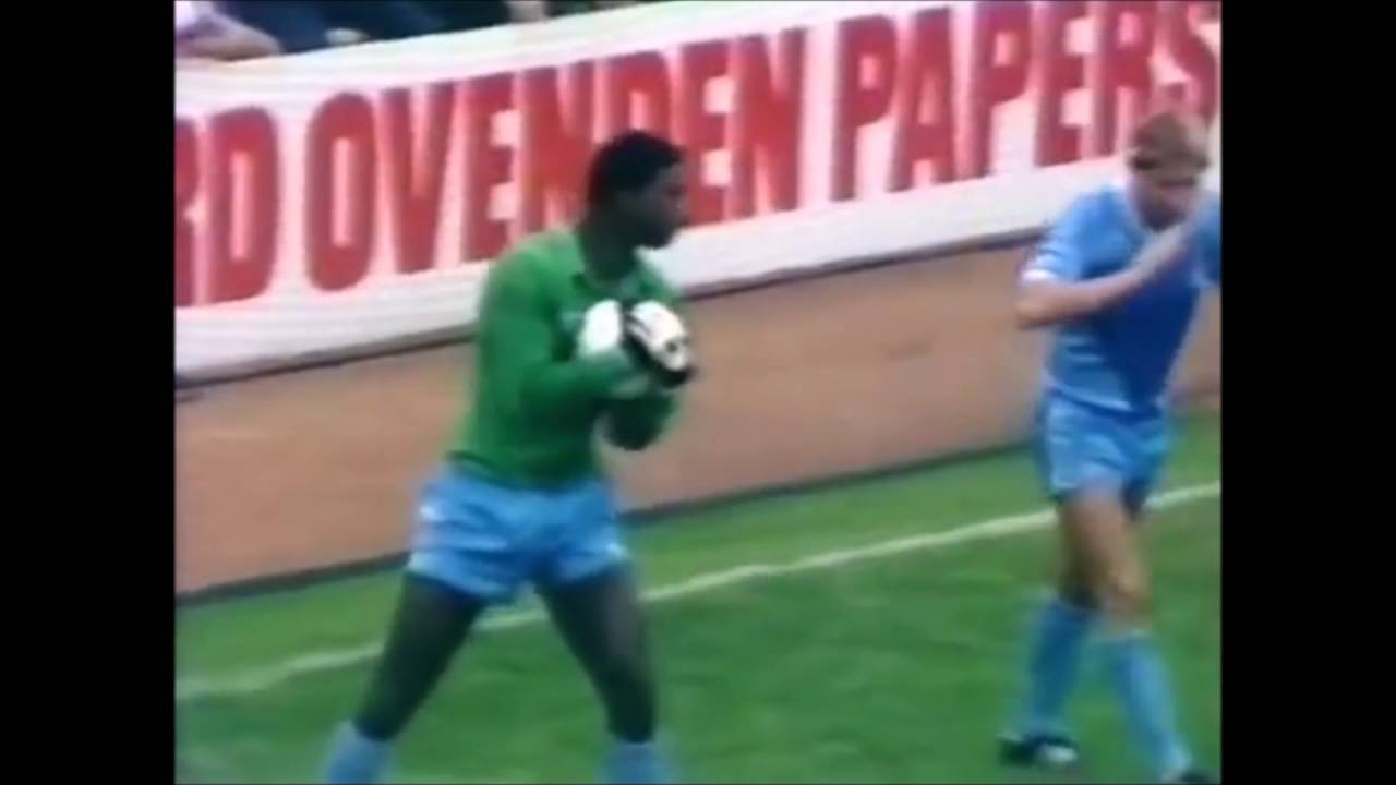 Tottenham v Manchester City, 1981   82 Season Mcfc Man City