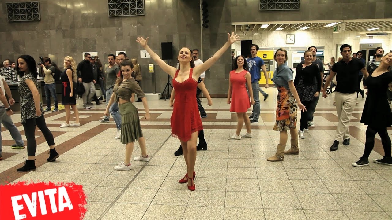 EVITA - Flash Mob στο Metro Συντάγματος!