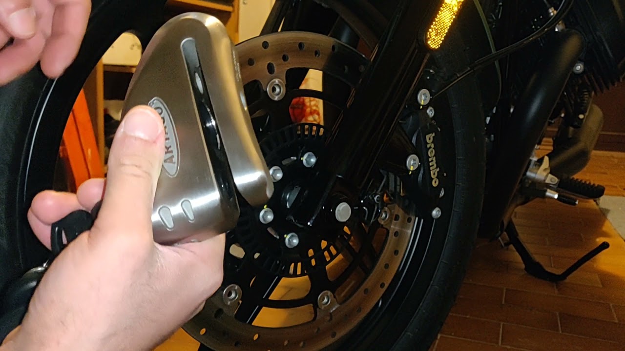 Artago 32S su Guzzi V7 2021