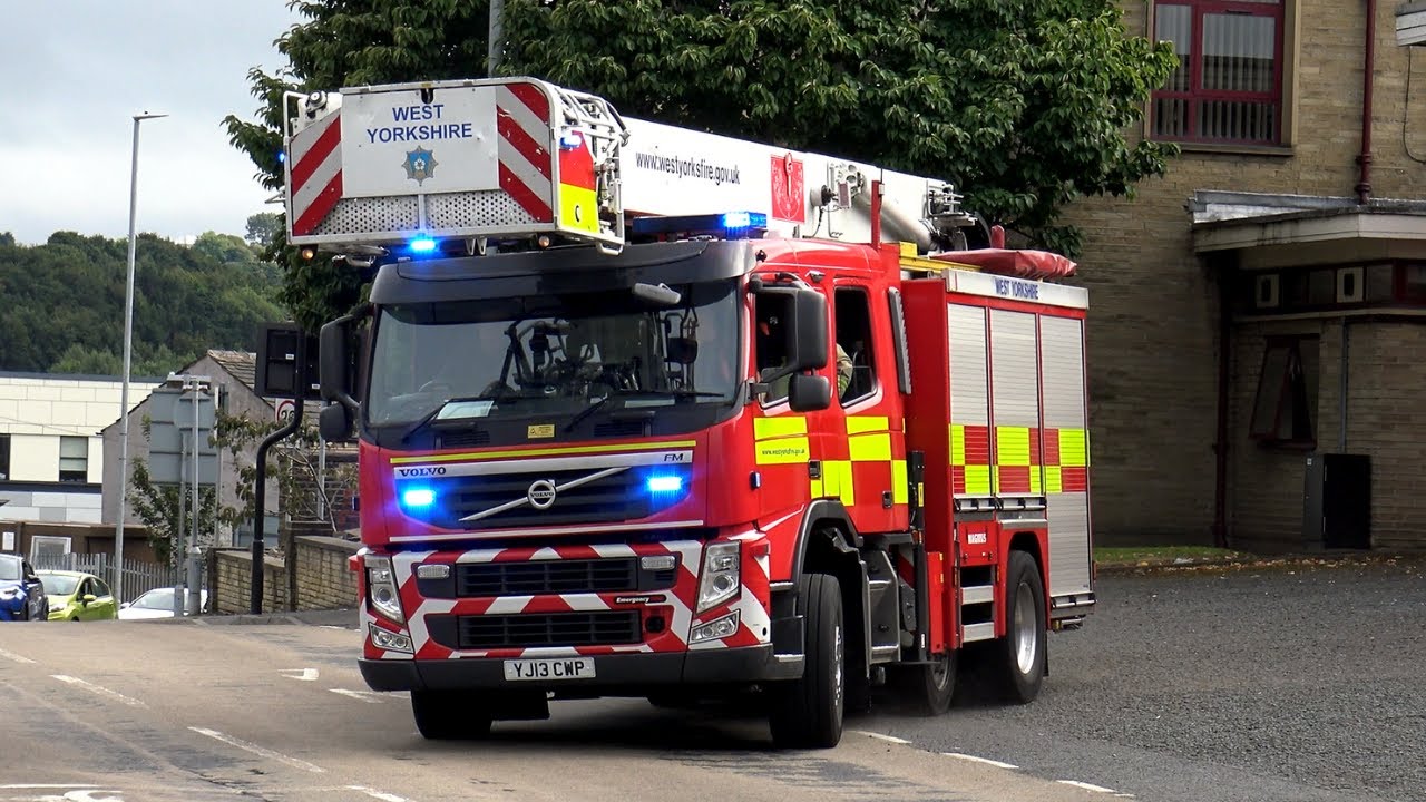 Huddersfield Combined Aeriel Rescue Pump Multi-Star Turnout | West Yorkshire Fire & Rescue Service
