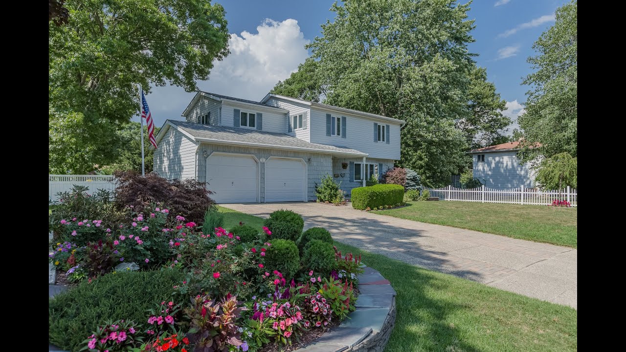 Video Tour of 7 Kath Court, Sayville, NY Long Island Real Estate For Sale