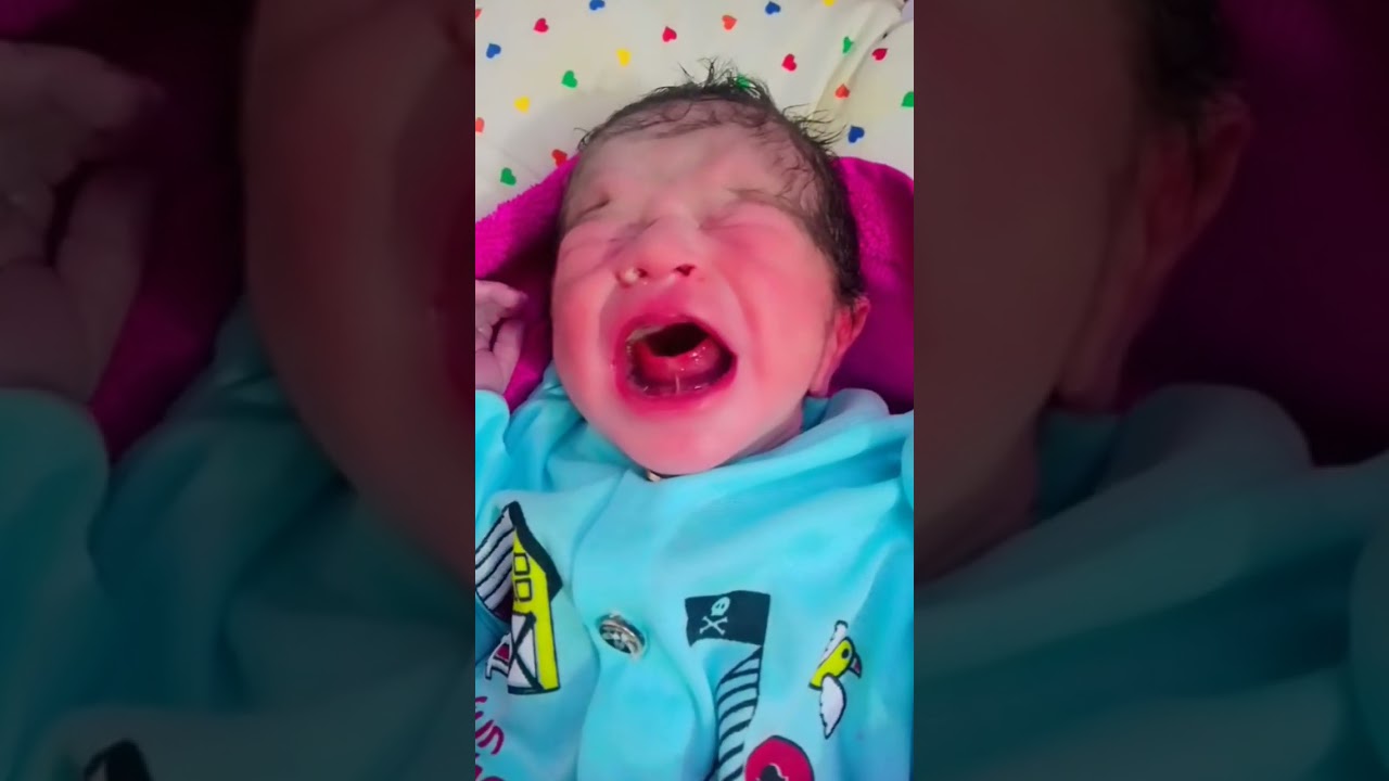 #new #born #baby #crying 😭😭😭😭 on #wormer 🩺🏥🚨🏣🩺