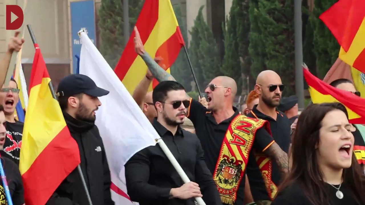 El ritual ultra de Monjuïc perd força davant la cita unionista de la plaça de Catalunya