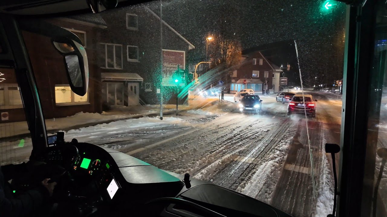 Schneesturm, glatte Straße und eine Tour in der Nacht