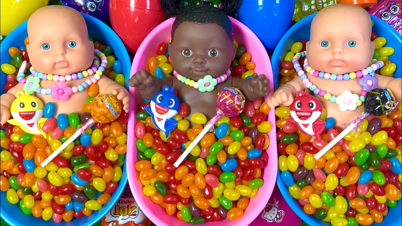 5 Minutes of Satisfying ASMR &ndash; Mixing Candy with Slime & M&M&rsquo;s in Bathtubs