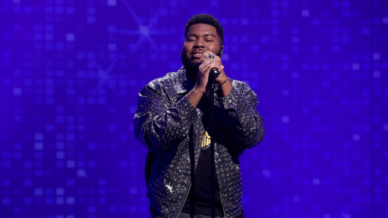 Khalid Lights Up the Stage with &lsquo;Know Your Worth&rsquo;