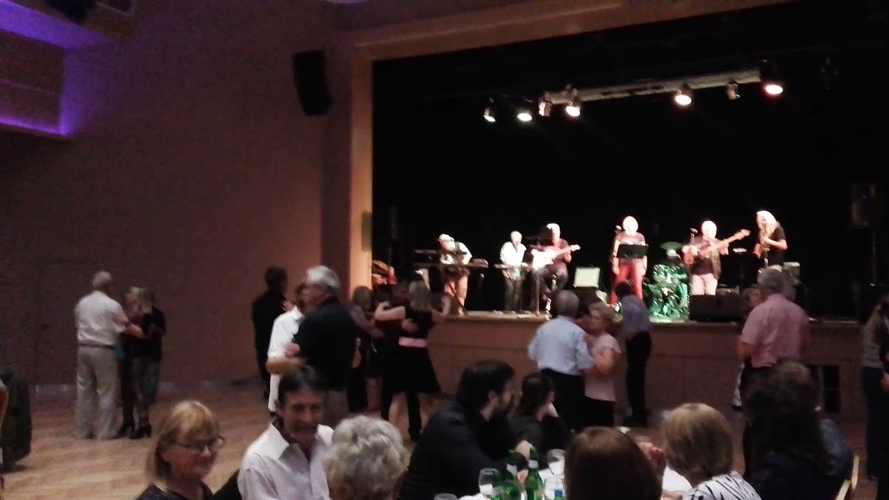 Calypso dancing party, Csili