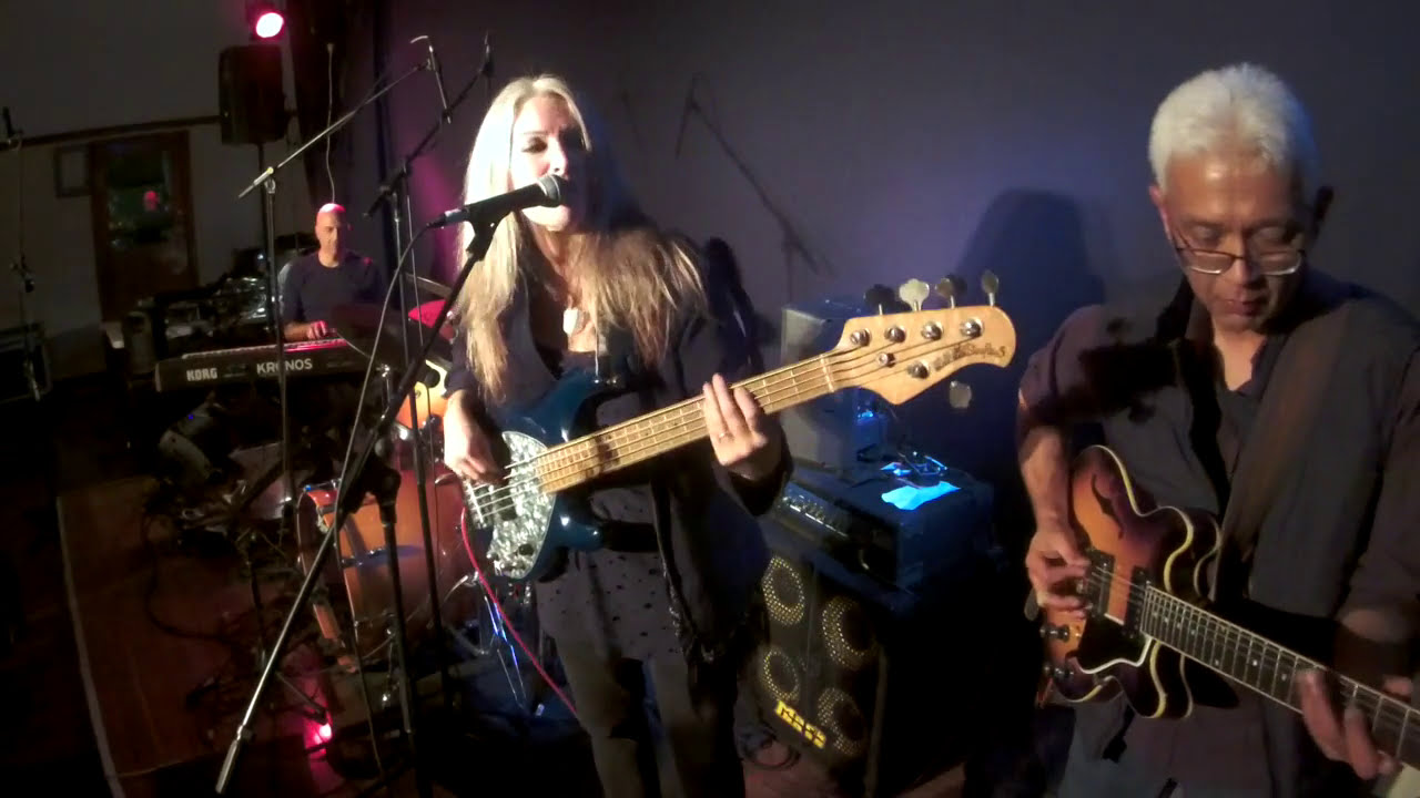 Rebecca Johnson Band *I FEEL GOOD* (RE-MIXED) Live @ The Manly Fig (27/5/16)