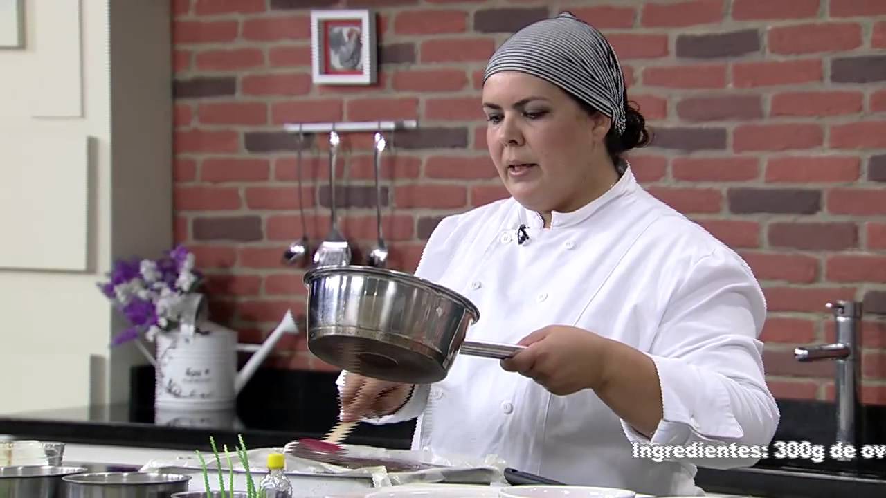 Receita bom sabor 12/03/2015 Bolo gelado de chocolate por Adriane Machado