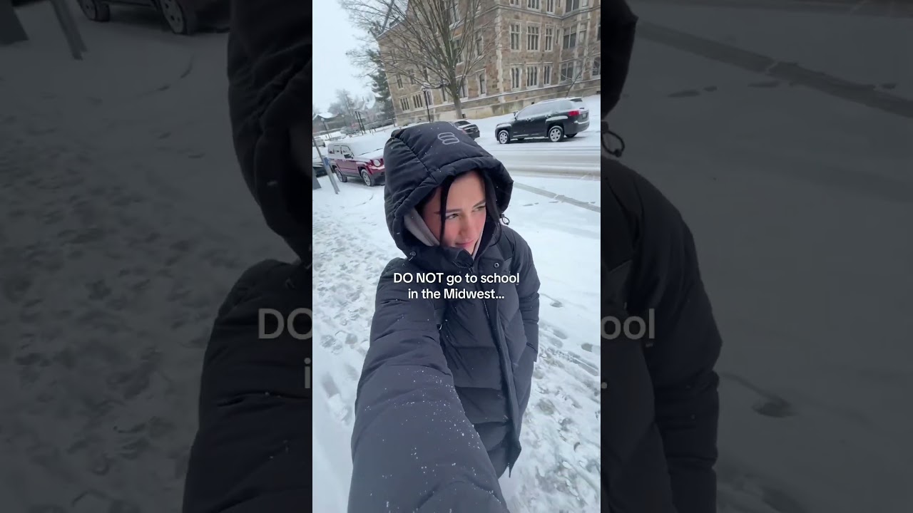 COLLEGE WINTER ESSENTIALS❄️🥶 #collegeessentials #winter #college #collegemusthaves #freshman