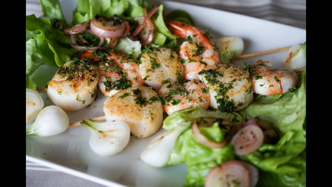 Brochettes de saint-jacques et gambas à la plancha