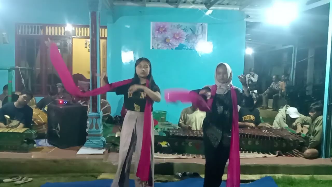 Gladen lengger banumasan ricik ricik sekar gadung   grup lengger sekar kantil laras
