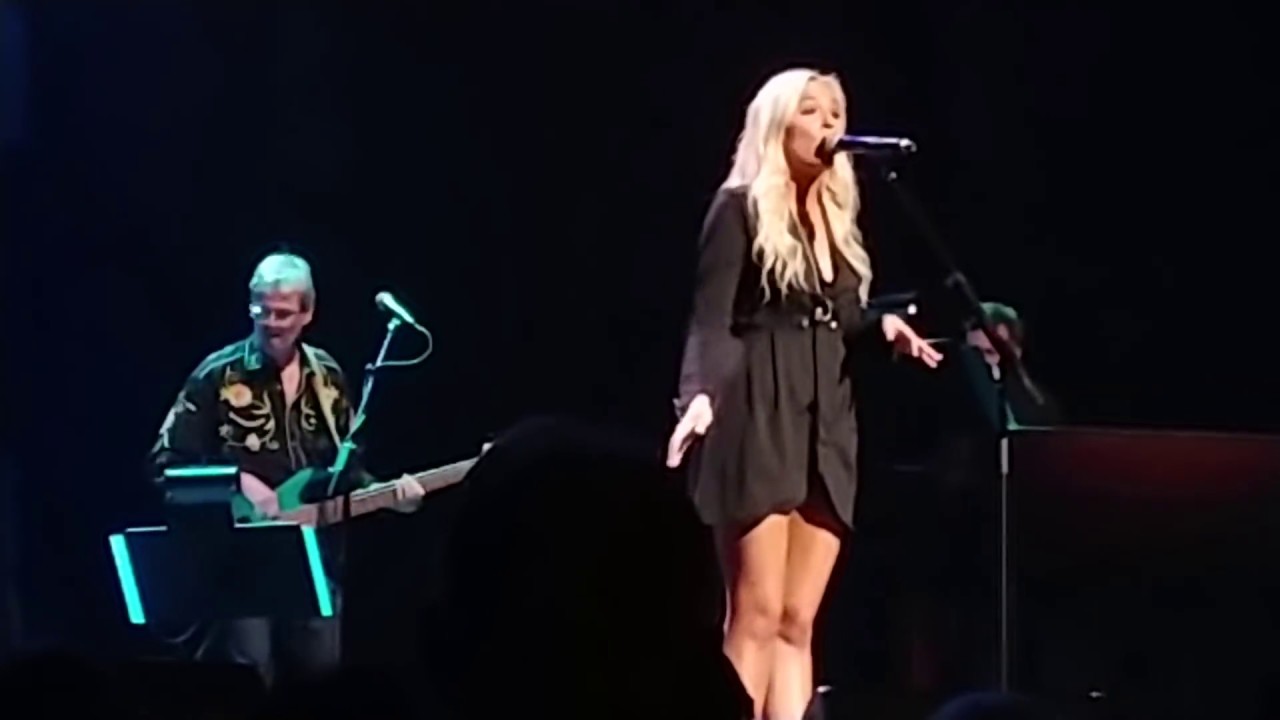 Lennon Stella- Vienna (Billy Joel cover) Nashville Final Season Celebration-The Opry- Nashville,TN