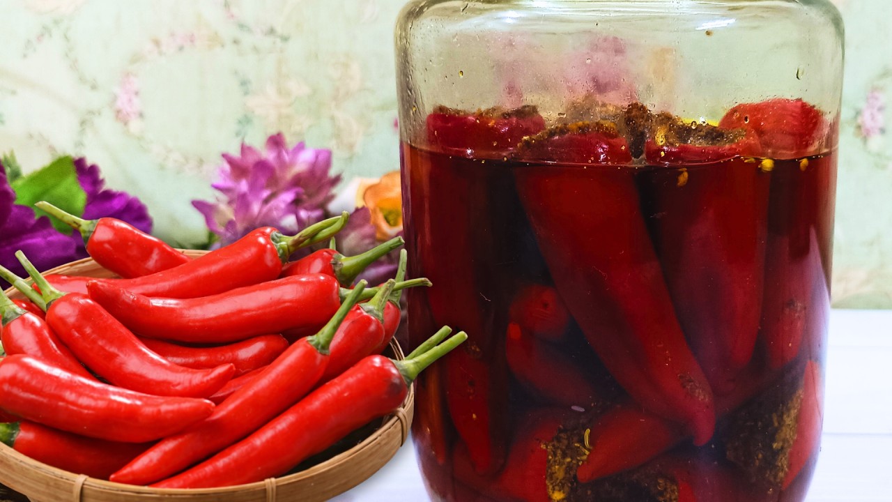 Lal Mirch Ka Achar | भरवां लाल मिर्च का अचार | Red Chilli Pickle 